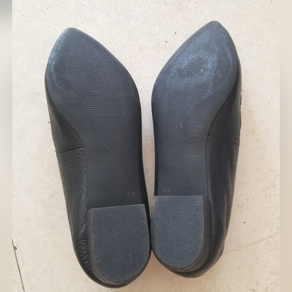 Vionic Women's Noah Genuine Leather Toe Flats Casual Classy Classic EUC 7.5 - Picture 6 of 13